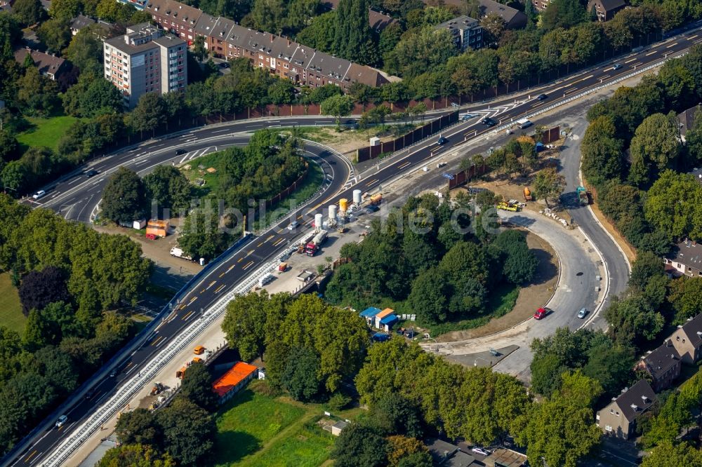 Duisburg von oben - Sperrung zum Um- und Ausbau der Bundes- Autobahn BAB A59 in Duisburg im Bundesland Nordrhein-Westfalen