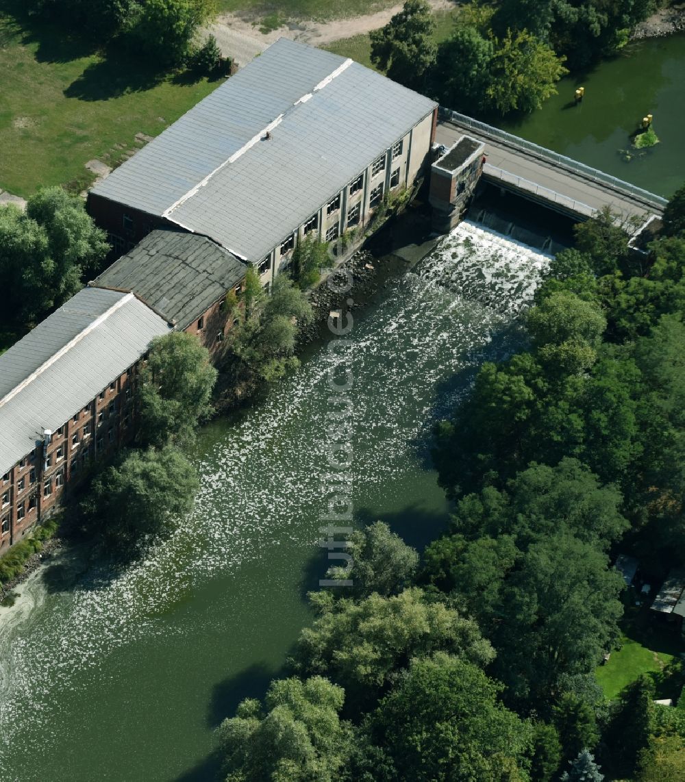 Luftbild Rathenow - Sperrwerk- Schleusenanlagen für den Fluss kleine Archen in Rathenow im Bundesland Brandenburg