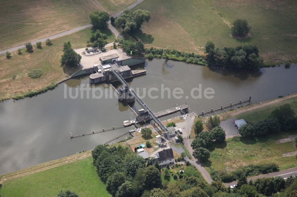 Luftaufnahme Dausenau - Sperrwerk- Schleusenanlagen an der Lahn in Dausenau im Bundesland Rheinland-Pfalz, Deutschland