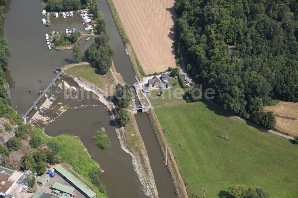 Seelbach von oben - Sperrwerk- Schleusenanlagen der Schleuse Hollerich in Seelbach im Bundesland Rheinland-Pfalz, Deutschland