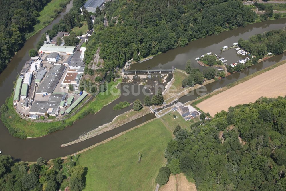 Seelbach von oben - Sperrwerk- Schleusenanlagen der Schleuse Hollerich in Seelbach im Bundesland Rheinland-Pfalz, Deutschland