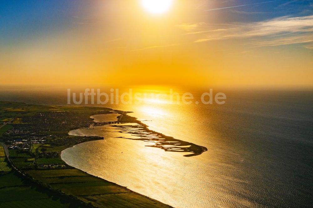 Luftbild Großenbrode - Spiegelung auf der Wasseroberfläche in Großenbrode an der Ostseeküste im Bundesland Schleswig-Holstein, Deutschland