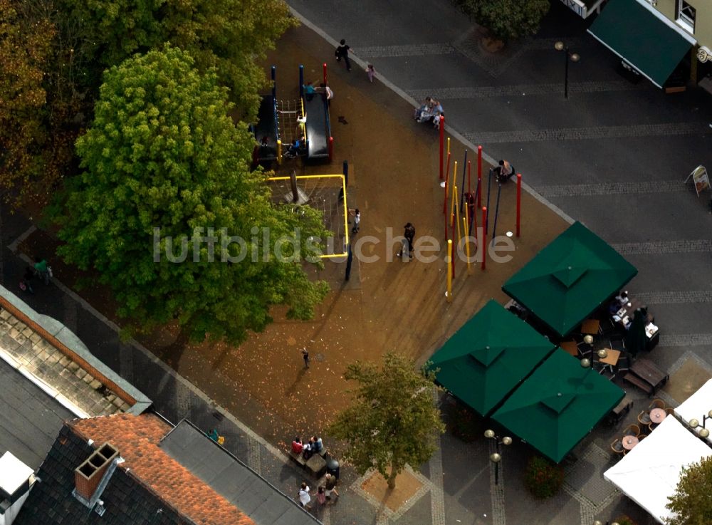 Luftaufnahme Neuwied - Spielplatz in der Innenstadt von Neuwied im Bundesland Rheinland-Pfalz