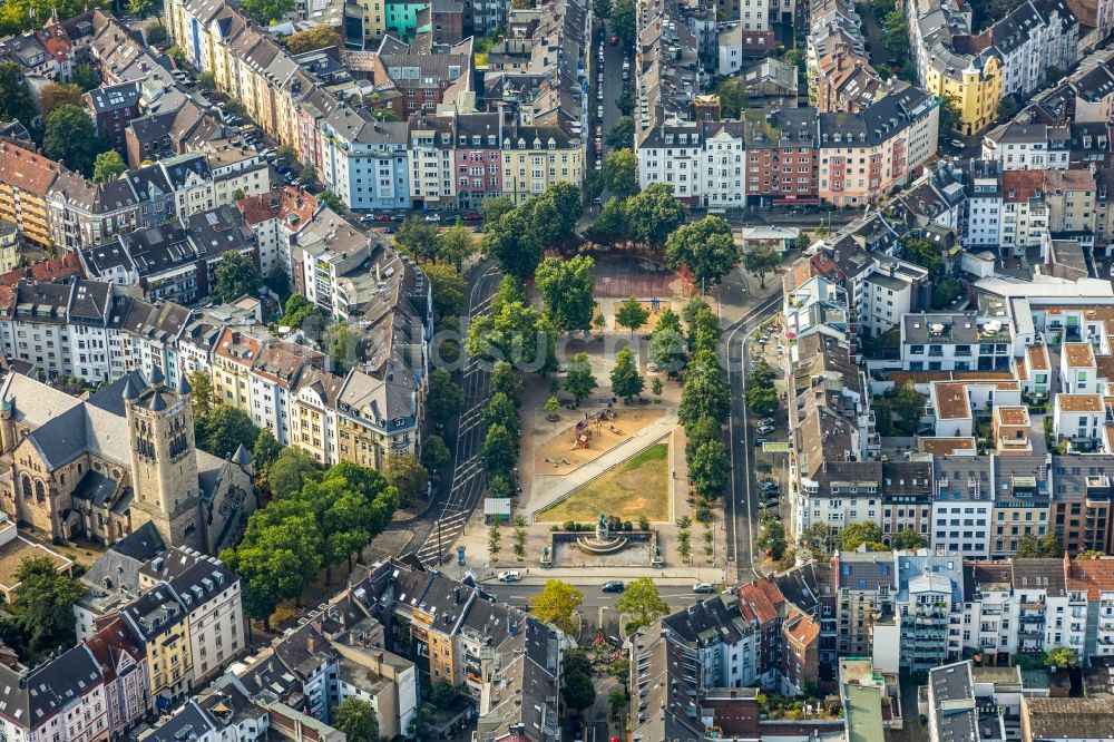 Luftbild Düsseldorf - Spielplatz Ortsteil Friedrichstadt in Düsseldorf im Bundesland Nordrhein-Westfalen, Deutschland