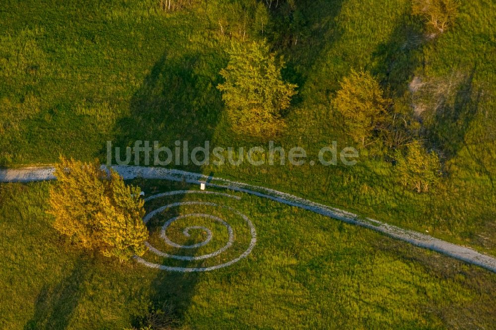 Geseke aus der Vogelperspektive: Spiralweg auf dem Gesundheitsweg in Geseke im Bundesland Nordrhein-Westfalen