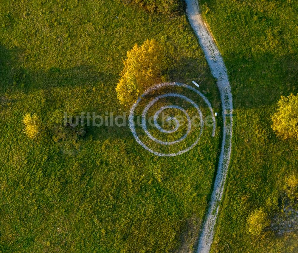 Luftaufnahme Geseke - Spiralweg auf dem Gesundheitsweg in Geseke im Bundesland Nordrhein-Westfalen