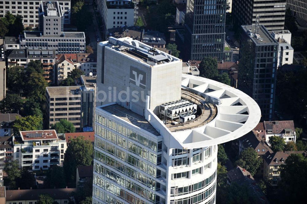 Frankfurt am Main von oben - Spitze des Westend Tower , dem Hochhaus der DZ Bank in Frankfurt am Main