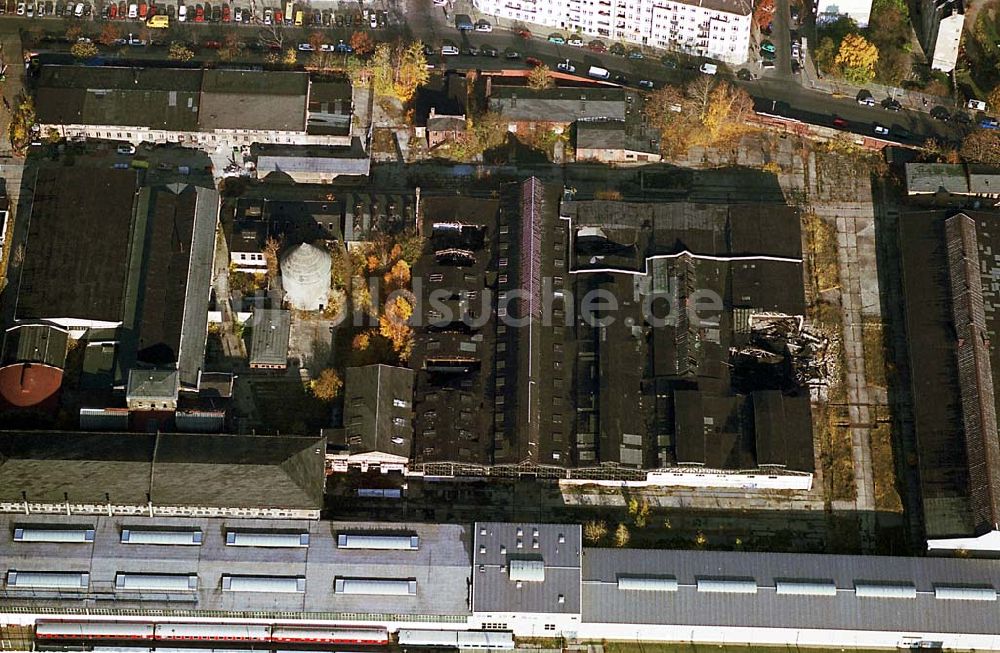 Luftbild Berlin Friedrichshain - 11.11.2003 Splitterschutzbunker auf dem Geländes des Reichsbahnausbesserungswerk Revaler Strasse