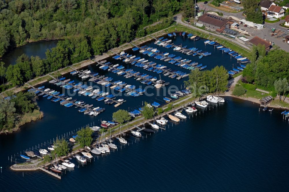 Hard aus der Vogelperspektive: Sport- Anlegestelle am Ufer des Bodensee in Hard in Vorarlberg, Österreich