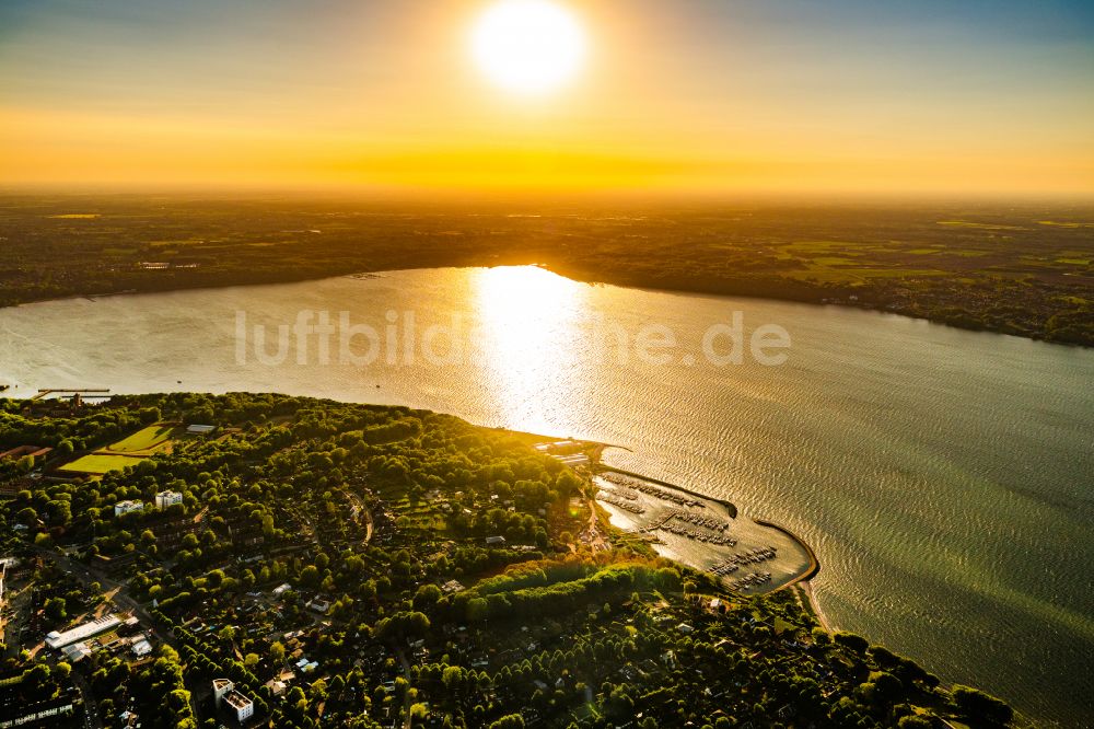 Flensburg von oben - Sport- und Segelboot - Anlegestelle Flensburg Yachtclub e.V. in Flensburg im Bundesland Schleswig-Holstein, Deutschland