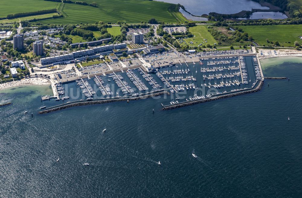 Kiel aus der Vogelperspektive: Sport- und Segelboot - Anlegestelle Olympiahafen Schilksee in Kiel im Bundesland Schleswig-Holstein, Deutschland