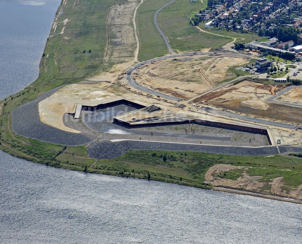 Zwenkau von oben - Sport- und Segelboot - Anlegestelle am Zwenkauer See in Zwenkau im Bundesland Sachsen, Deutschland