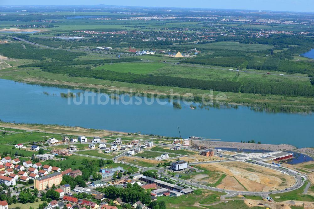 Luftbild Zwenkau - Sport- und Segelboot - Anlegestelle am Zwenkauer See in Zwenkau im Bundesland Sachsen, Deutschland