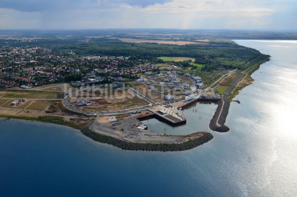 Zwenkau aus der Vogelperspektive: Sport- und Segelboot - Anlegestelle am Zwenkauer See in Zwenkau im Bundesland Sachsen, Deutschland