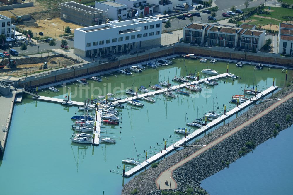 Luftaufnahme Zwenkau - Sport- und Segelboot - Anlegestelle am Zwenkauer See in Zwenkau im Bundesland Sachsen, Deutschland