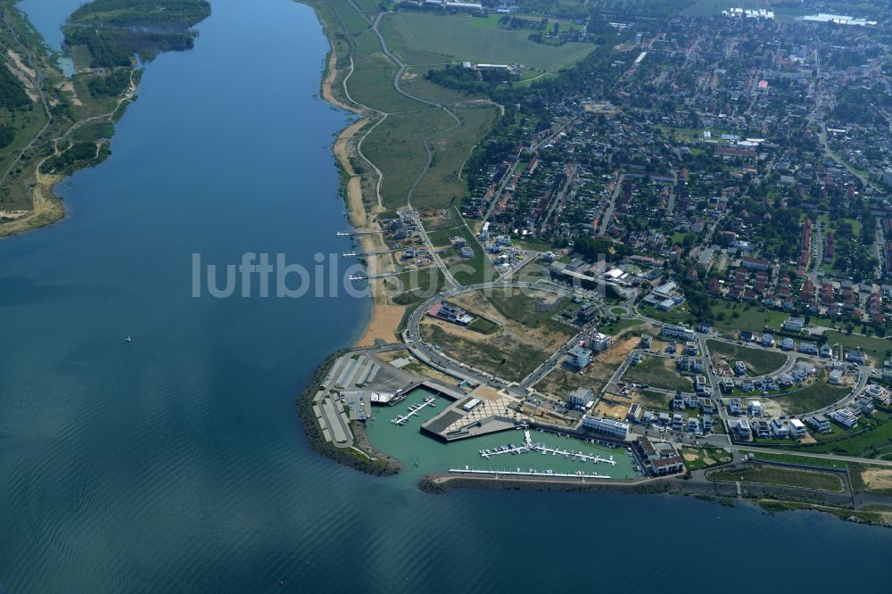 Luftbild Zwenkau - Sport- und Segelboot - Anlegestelle am Zwenkauer See in Zwenkau im Bundesland Sachsen, Deutschland