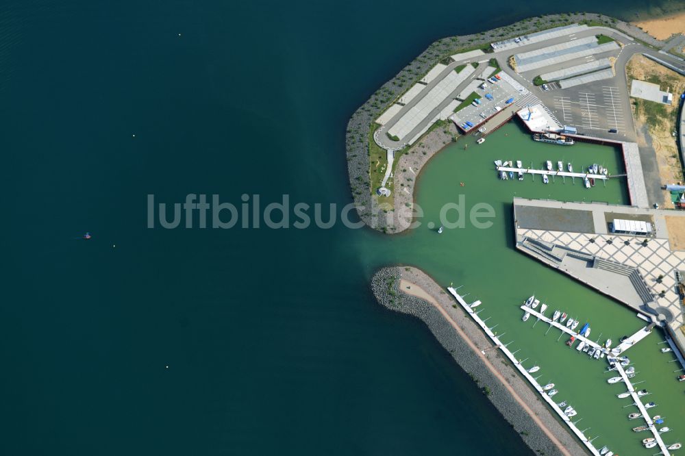 Zwenkau von oben - Sport- und Segelboot - Anlegestelle am Zwenkauer See in Zwenkau im Bundesland Sachsen, Deutschland