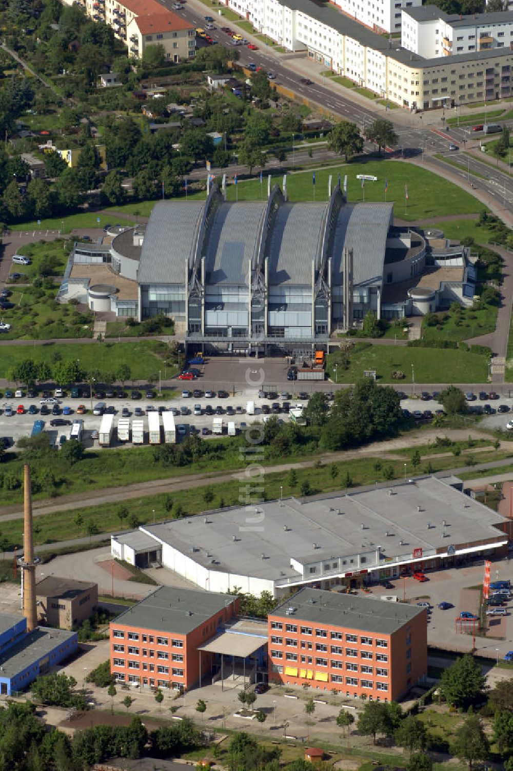 Magdeburg aus der Vogelperspektive: Sport-Sekundarschule Hans Schellheimer und die Grundschule Am Brückfeld in Magdeburg