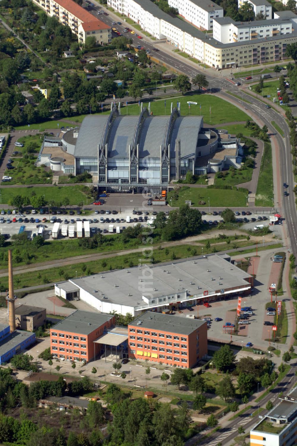 Luftbild Magdeburg - Sport-Sekundarschule Hans Schellheimer und die Grundschule Am Brückfeld in Magdeburg