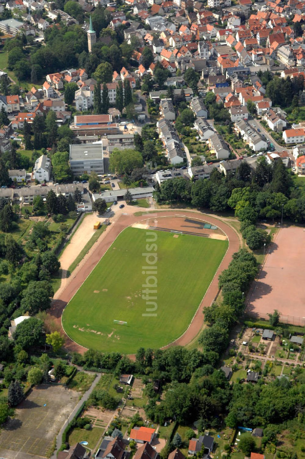 Luftaufnahme Frankfurt am Main - Sportanlage Seckbach Süd in Frankfurt