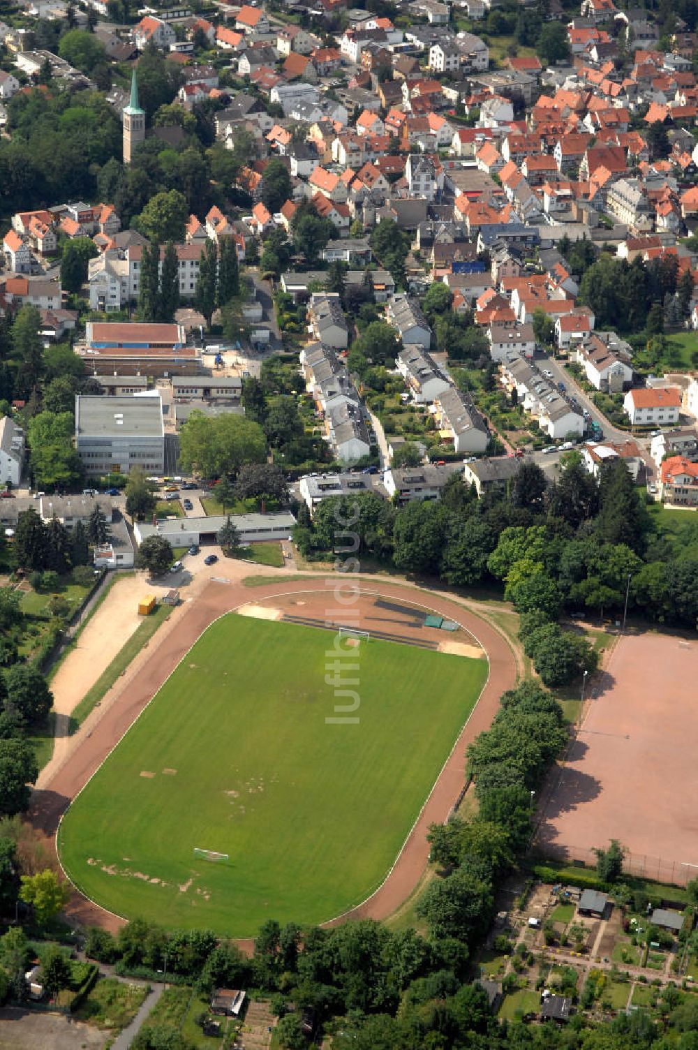 Frankfurt am Main von oben - Sportanlage Seckbach Süd in Frankfurt