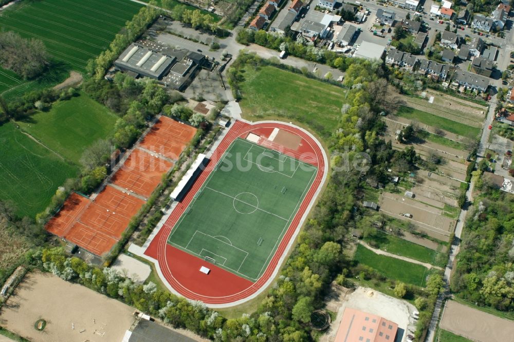 Luftaufnahme Mainz - Sportanlagen des FSV Alemannia 1911 e.V. im Stadtteil Laubenheim in Mainz im Bundesland Rheinland-Pfalz