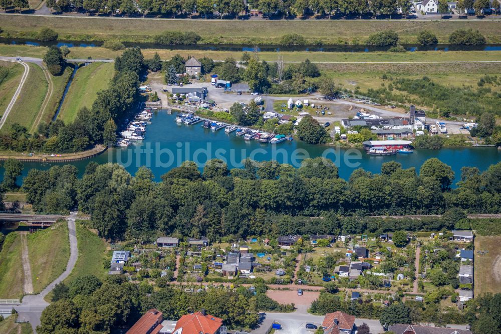 Luftaufnahme Dorsten - Sportboot- Anlegestelle Sportboothafen Fürst-Leopold am Uferbereich der Lippe in Dorsten im Bundesland Nordrhein-Westfalen, Deutschland