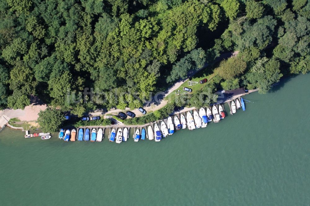 Rheinfelden (Baden) von oben - Sportboot- Anlegestellen und Bootsliegeplätze am Uferbereich des Rheines in Rheinfelden (Baden) im Bundesland Baden-Württemberg