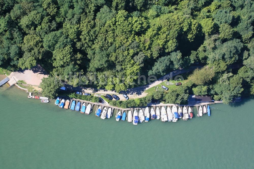 Rheinfelden (Baden) aus der Vogelperspektive: Sportboot- Anlegestellen und Bootsliegeplätze am Uferbereich des Rheines in Rheinfelden (Baden) im Bundesland Baden-Württemberg