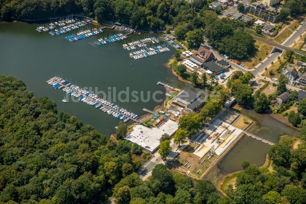 Haltern am See aus der Vogelperspektive: Sportboot- Anlegestellen und Bootsliegeplätzen am Uferbereich Mühlenbach in Haltern am See im Bundesland Nordrhein-Westfalen, Deutschland