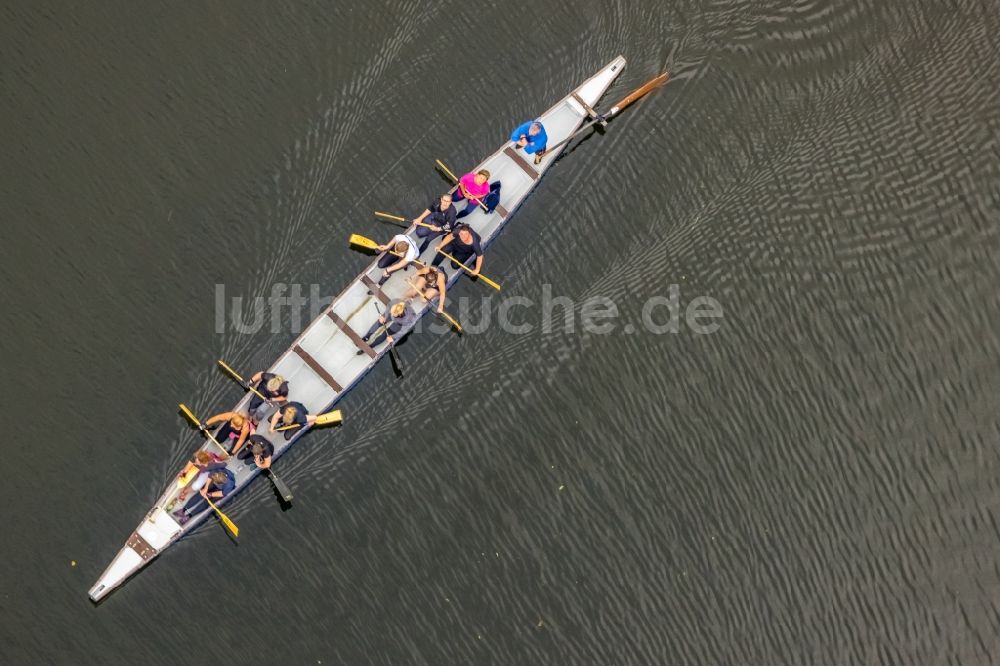 Witten aus der Vogelperspektive: Sportboot - Ruderboot in Fahrt auf dem Kemnader See in Witten im Bundesland Nordrhein-Westfalen, Deutschland