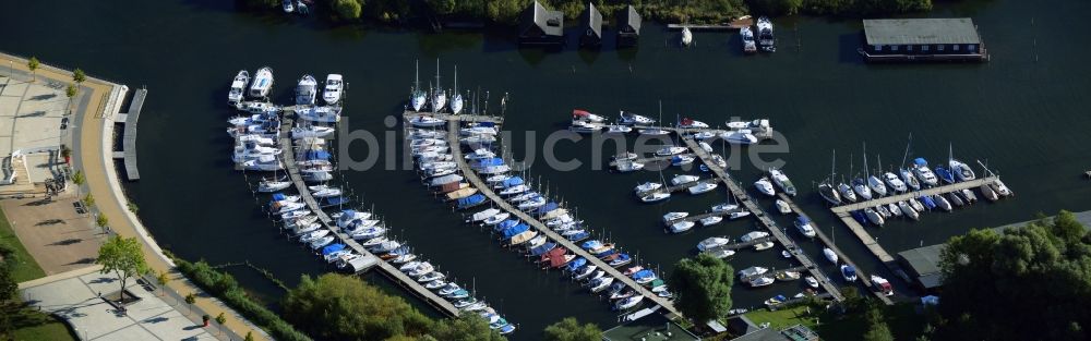 Luftbild Schwerin - Sportboot- und Yachhafen an der Werderstraße in Schwerin im Bundesland Mecklenburg-Vorpommern