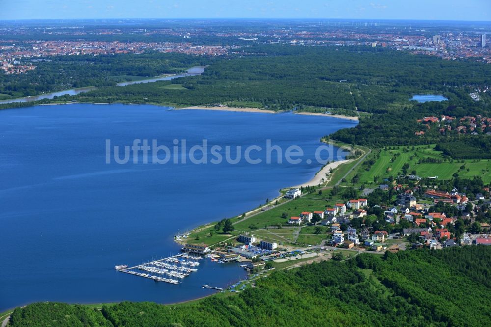 Luftbild Markkleeberg - Sportboot- und Yacht- Hafen am Ufer des Cospudener Sees an der Hafenstraße in Markkleeberg im Bundesland Sachsen