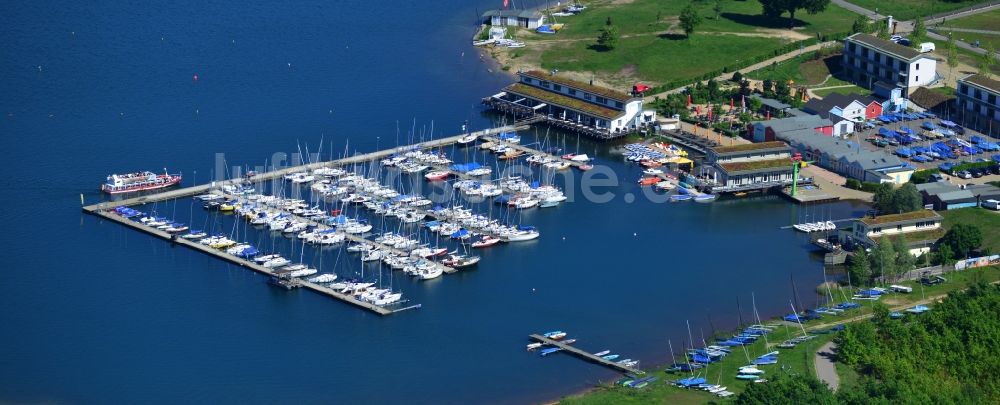 Markkleeberg von oben - Sportboot- und Yacht- Hafen am Ufer des Cospudener Sees an der Hafenstraße in Markkleeberg im Bundesland Sachsen