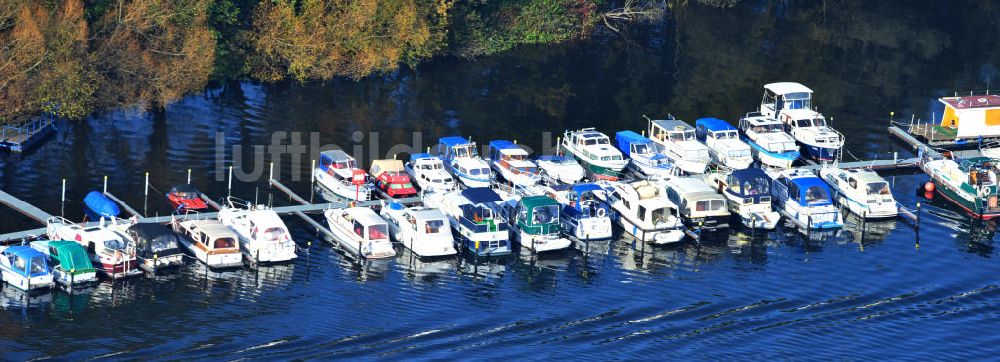 Oranienburg OT Lehnitz aus der Vogelperspektive: Sportboothafen am Ufer des Lehnitzsee bei Oranienburg