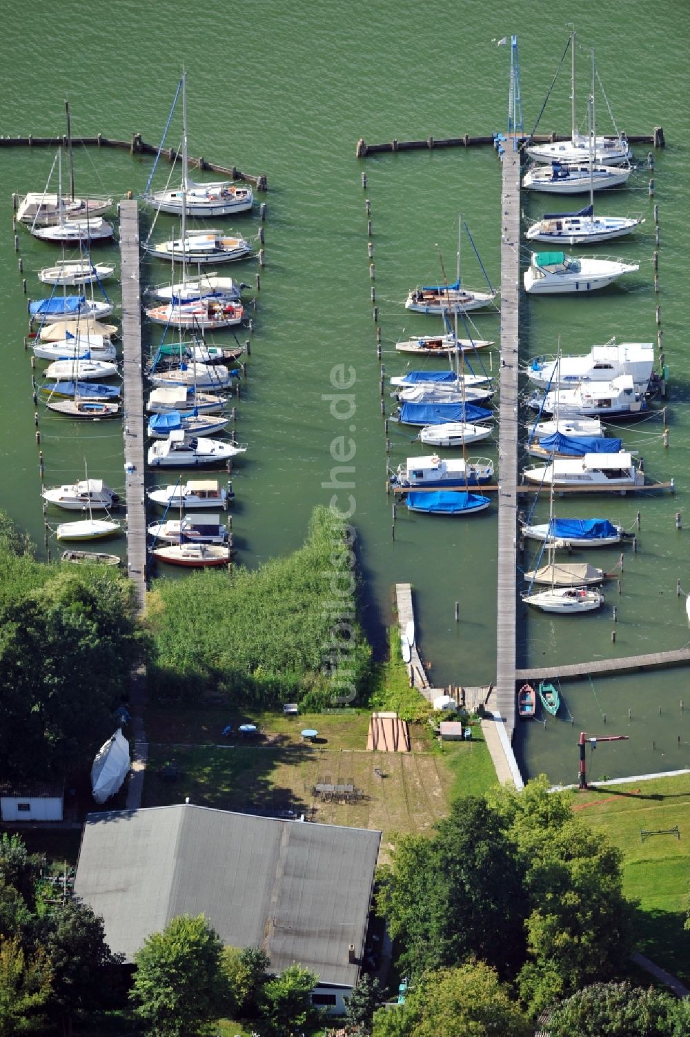 Luftbild Diensdorf-Radlow - Sportboothafen am Ufer des Scharmützelsees in Diensdorf-Radlow im Bundesland Brandenburg