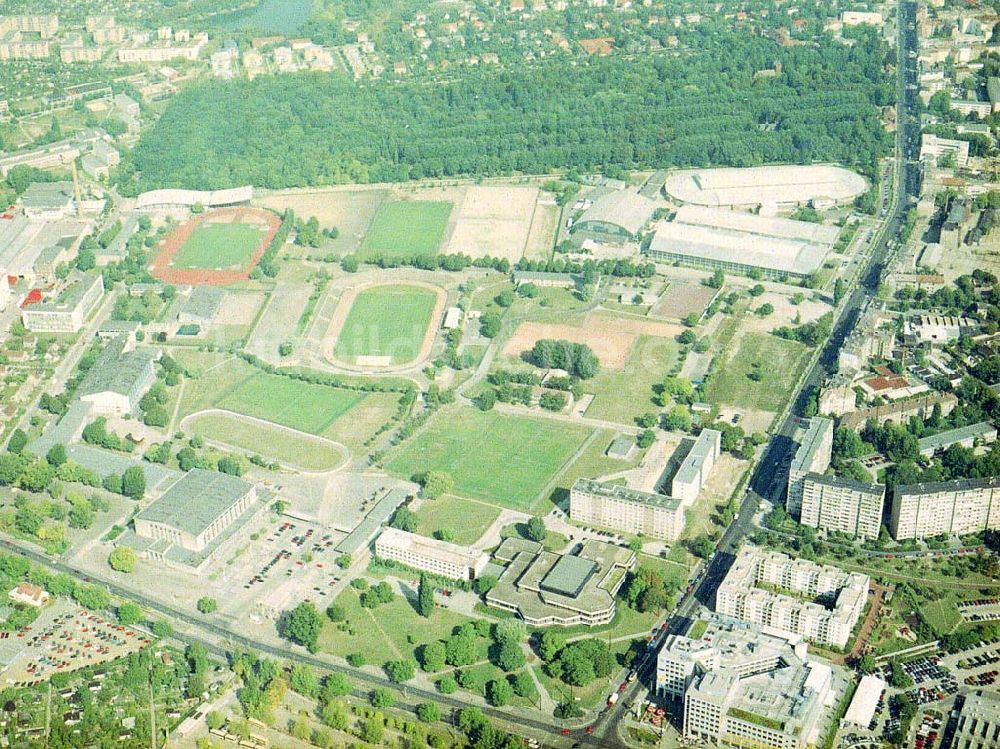 Luftaufnahme Berlin - Hohenschönhausen - Sportforum in Berlin - Hohenschönhausen.