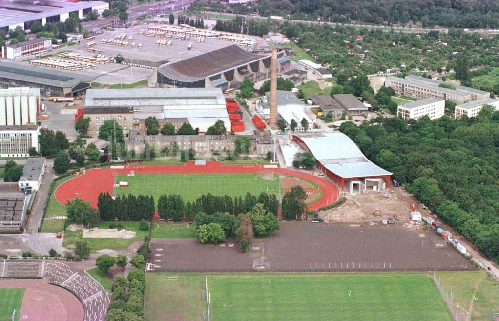 Berlin / Hohenschönhausen aus der Vogelperspektive: Sportforum Berlin-Weißensee an der Indira-Ghandi Straße