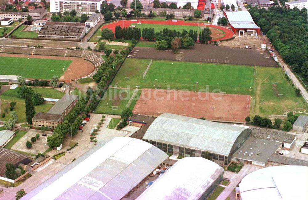 Luftaufnahme Berlin / Hohenschönhausen - Sportforum Berlin-Weißensee an der Indira-Ghandi Straße