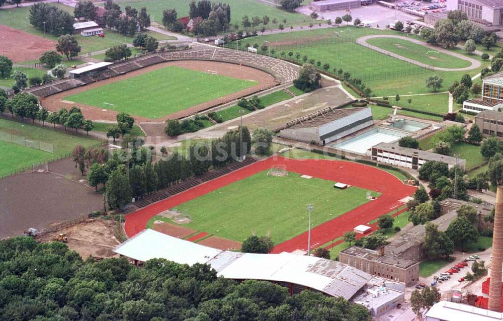 Berlin / Hohenschönhausen aus der Vogelperspektive: Sportforum Berlin-Weißensee an der Indira-Ghandi Straße