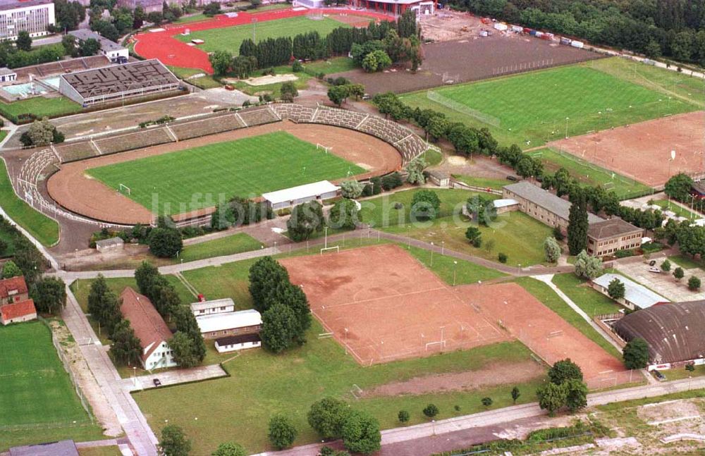 Luftaufnahme Berlin / Hohenschönhausen - Sportforum Berlin-Weißensee an der Indira-Ghandi Straße