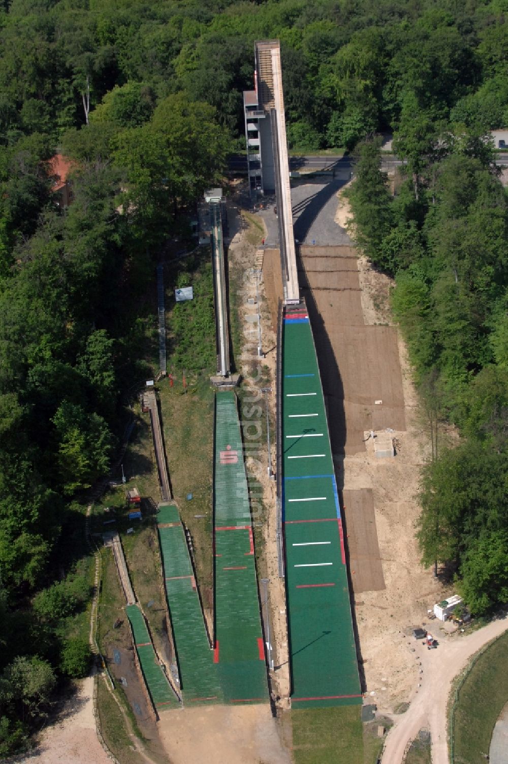 Luftbild Bad Freienwalde (Oder) - Sportgelände der Schanzen - Sprungschanzen am Papengrund des Wintersportverein 1923 e.V. in Bad Freienwalde (Oder) im Bundesland Brandenburg