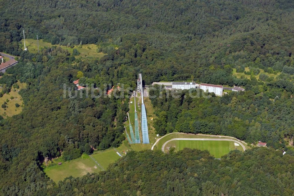 Luftaufnahme Bad Freienwalde (Oder) - Sportgelände der Schanzen - Sprungschanzen am Papengrund des Wintersportverein 1923 e.V. in Bad Freienwalde (Oder) im Bundesland Brandenburg