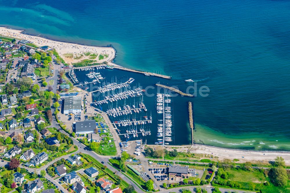 Luftbild Strande - Sporthafen im Ostsee -Bad Strande bei Kiel im Bundesland Schleswig-Holstein, Deutschland