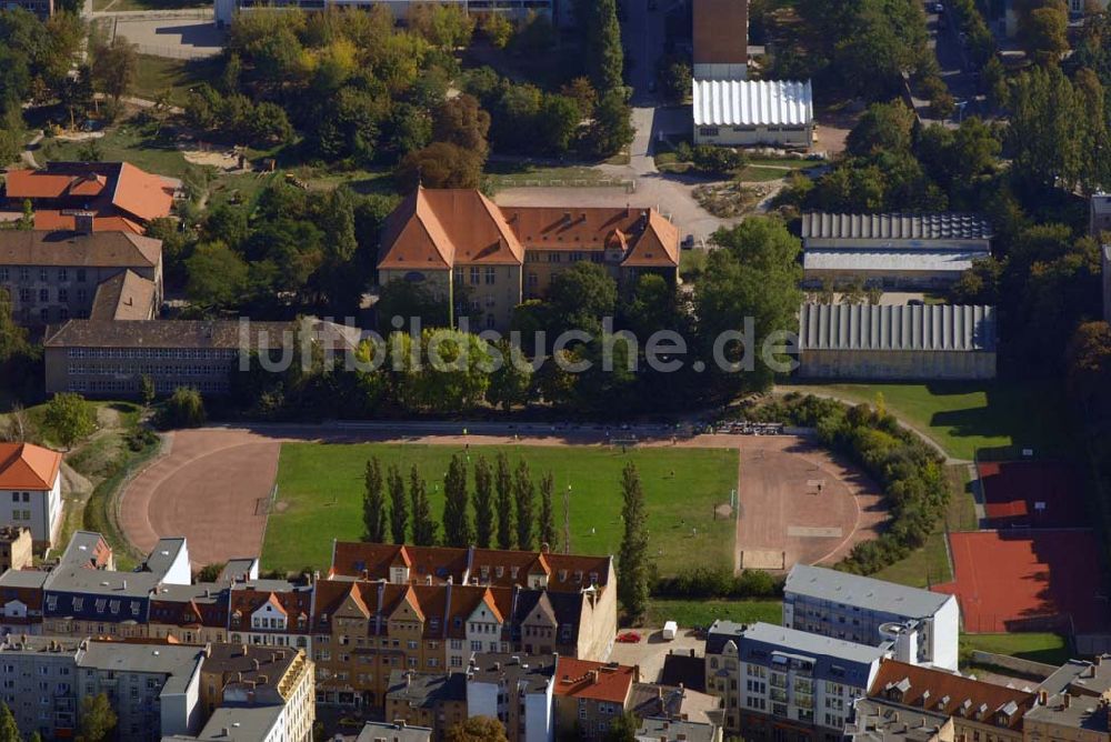 Luftbild Halle - Sportplatz des Franckegymnasiums in Halle