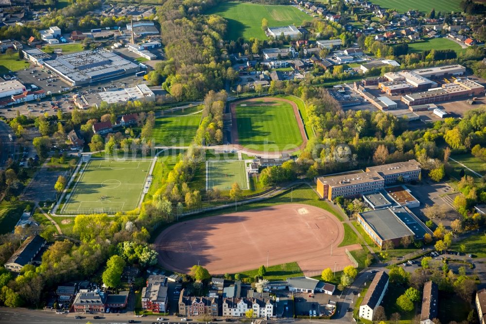 Luftbild Hamm - Sportplatz- Fussballplatz Adolf-Brühl-Stadion am Galilei- Gymnasium im Nordwesten von Hamm im Bundesland Nordrhein-Westfalen