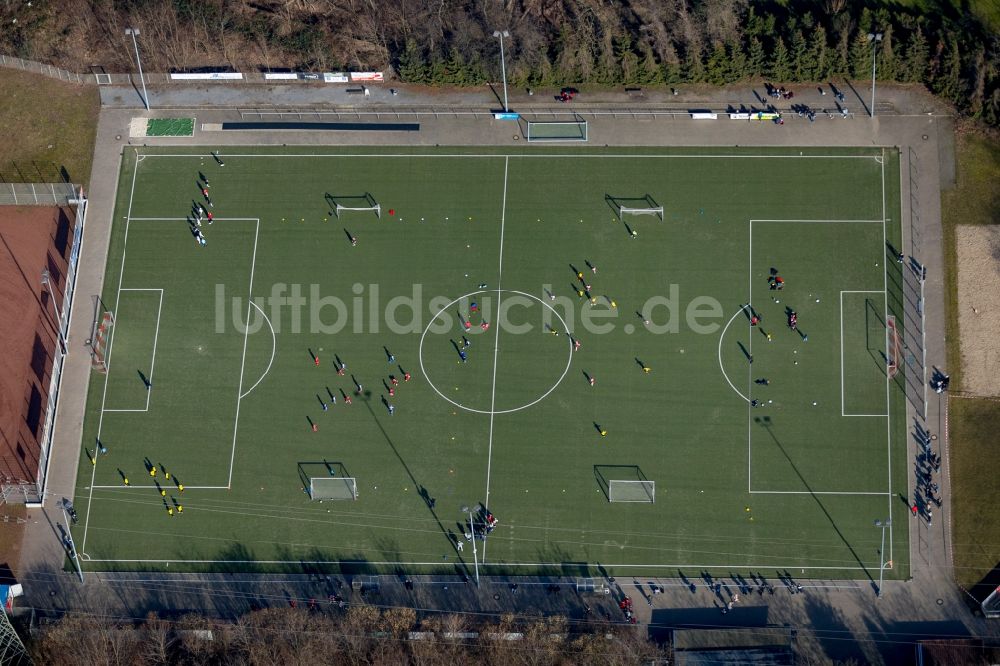 Luftaufnahme Bottrop - Sportplatz- Fussballplatz des SV 1911 Bottrop e.V. In den Weywiesen in Bottrop im Bundesland Nordrhein-Westfalen, Deutschland