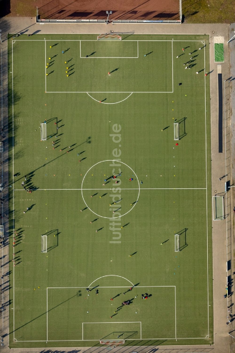 Bottrop aus der Vogelperspektive: Sportplatz- Fussballplatz des SV 1911 Bottrop e.V. In den Weywiesen in Bottrop im Bundesland Nordrhein-Westfalen, Deutschland