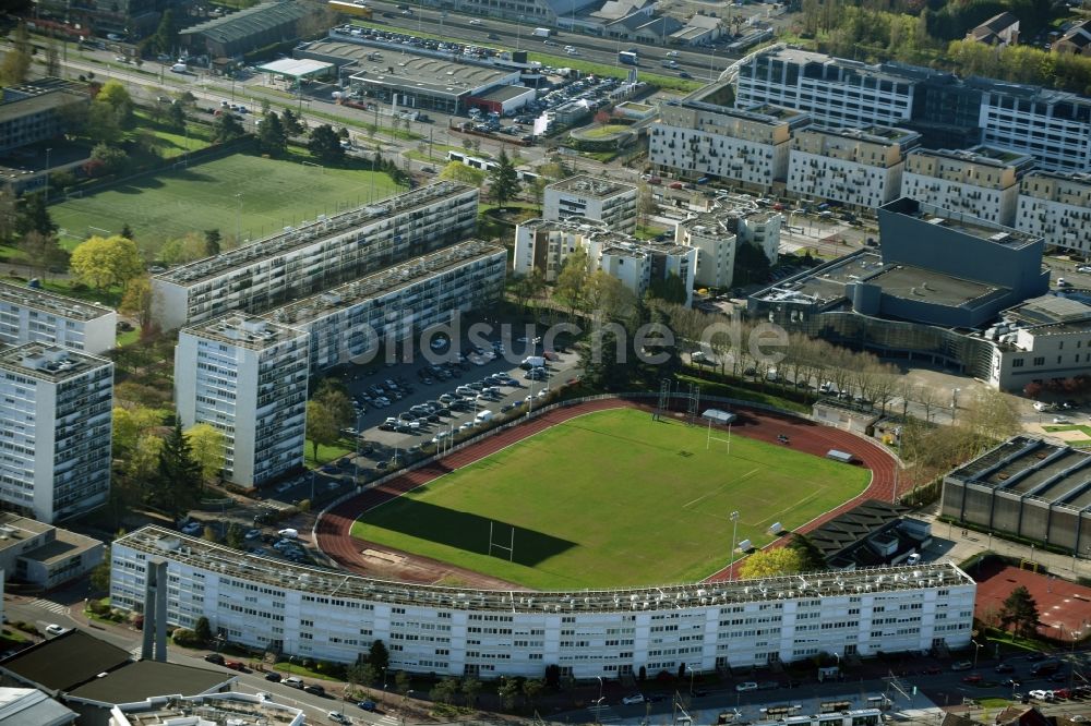 Vélizy-Villacoublay aus der Vogelperspektive: Sportplatz- Fussballplatz Centre Sportif Robert Wagner in Vélizy-Villacoublay in Ile-de-France, Frankreich