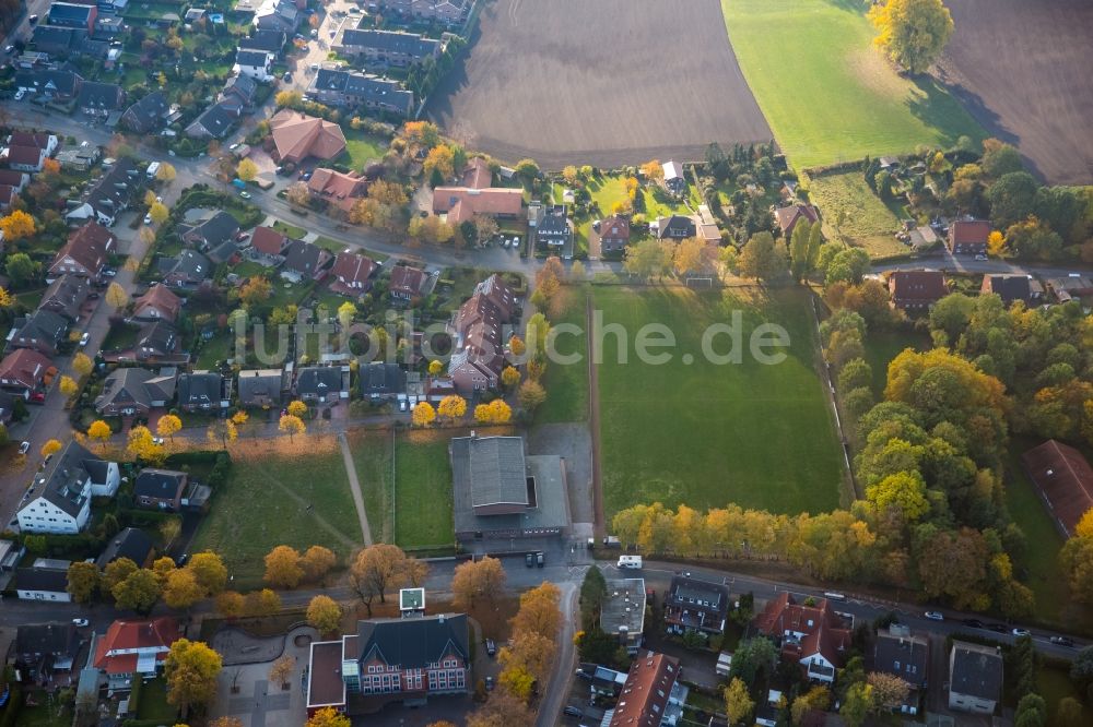 Luftaufnahme Hamm - Sportplatz- Fussballplatz an der Dörholtstraße in Hamm im Bundesland Nordrhein-Westfalen